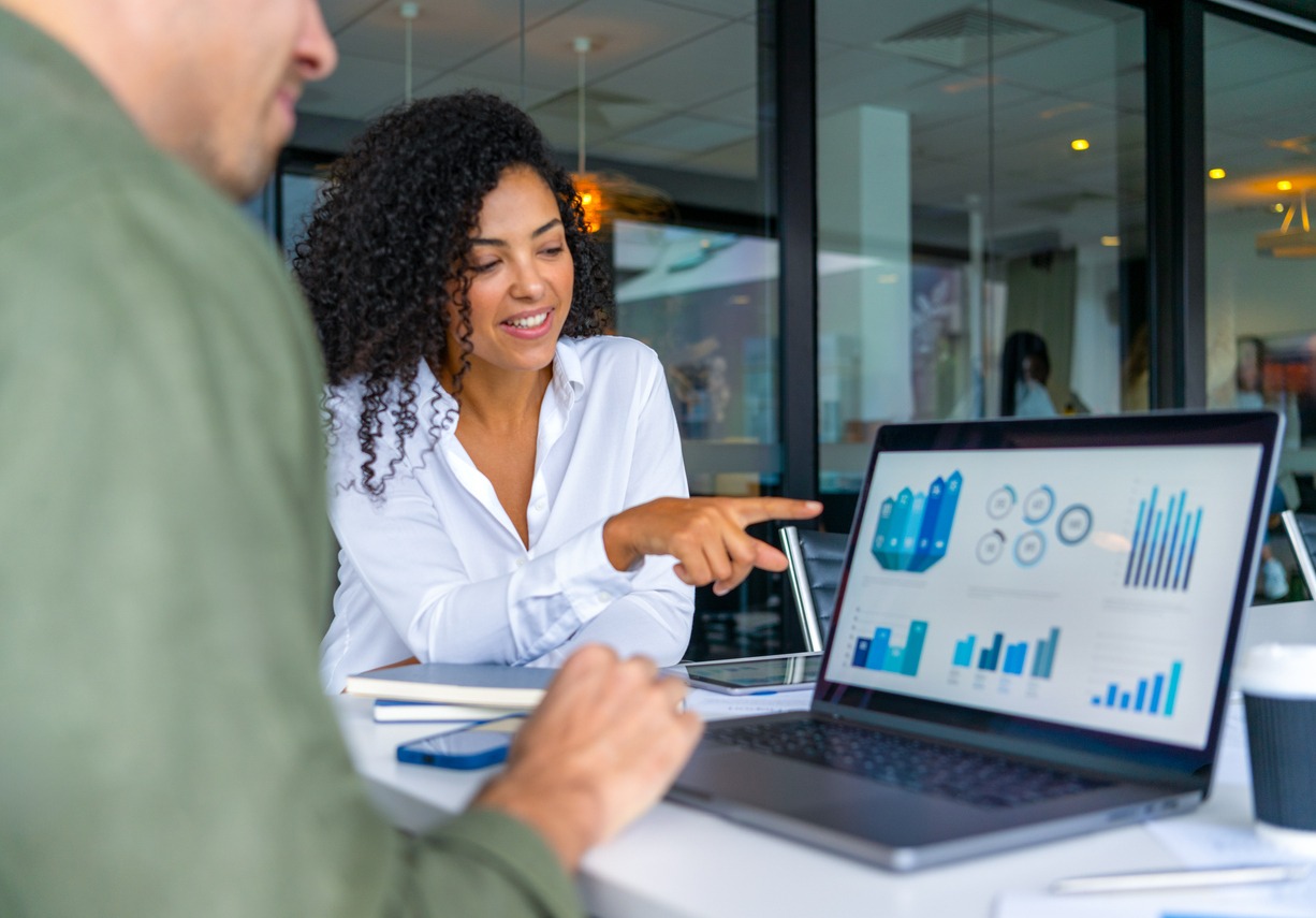 CRM com inteligência artificial aplicado à análise preditiva de vendas e gestão comercial em 2026